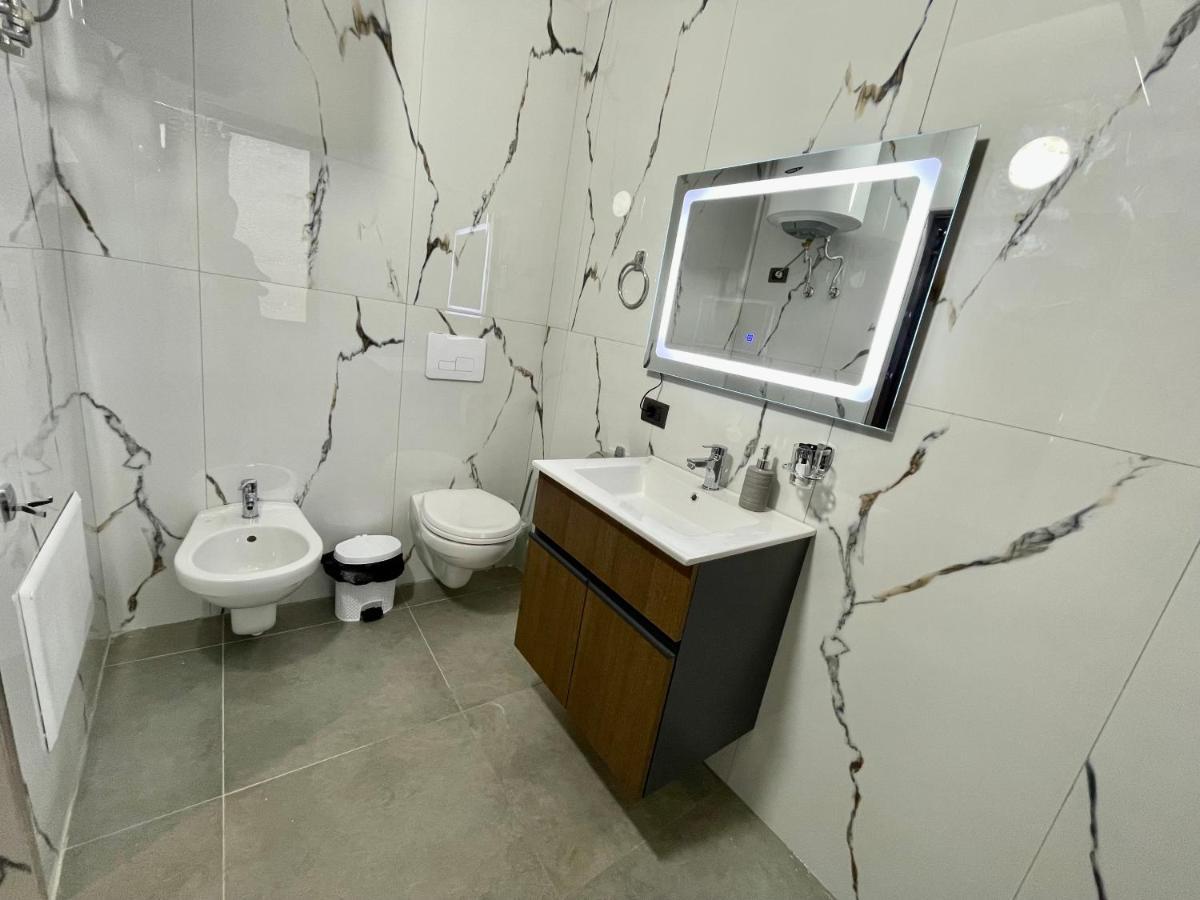 Keon Superb Studio Apartament Tirana Kültér fotó