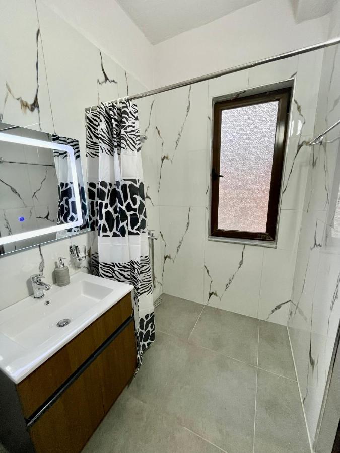 Keon Superb Studio Apartament Tirana Kültér fotó