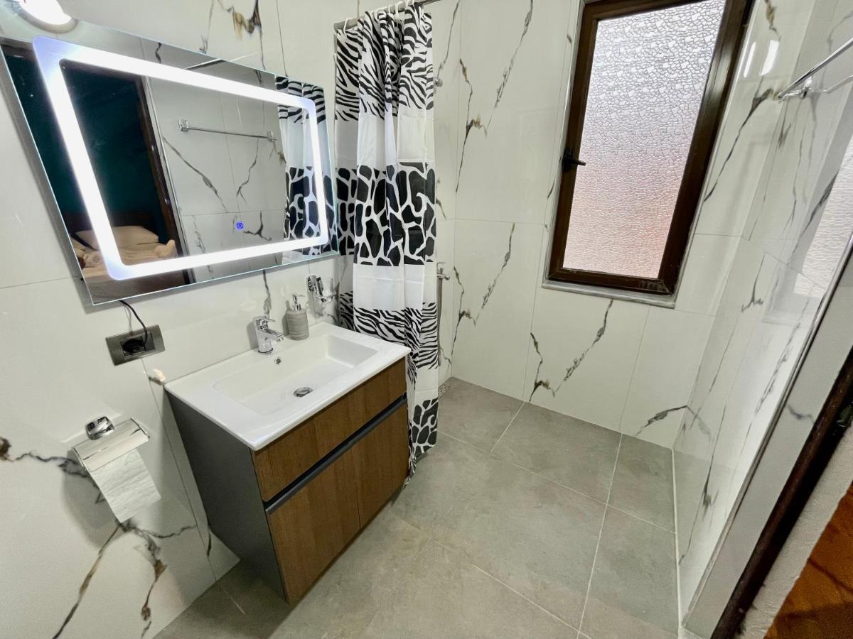 Keon Superb Studio Apartament Tirana Kültér fotó