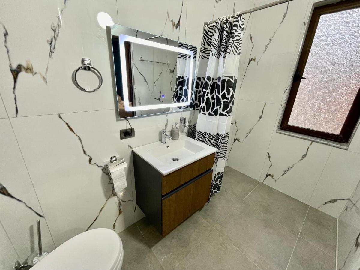 Keon Superb Studio Apartament Tirana Kültér fotó