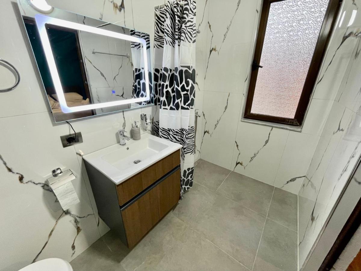Keon Superb Studio Apartament Tirana Kültér fotó